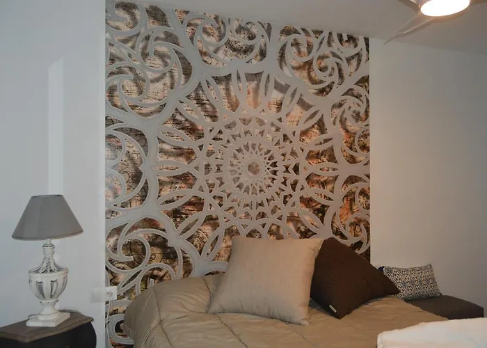 Alcazar Viejo Tourist