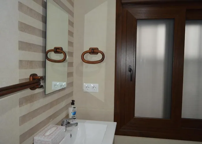 Alcazar Viejo Tourist