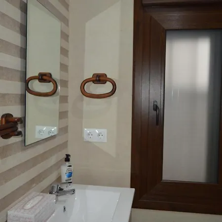 Alcazar Viejo Tourist